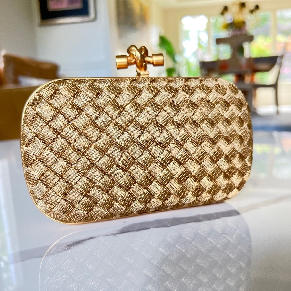 Bottega Veneta Intrecciato Bruciato Knot Clutch